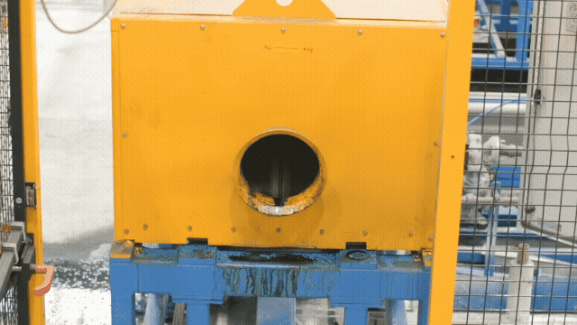 a galvanized steel pipe having a passivation coating applied to its surface at the end of the HDZ Coat galvanization process